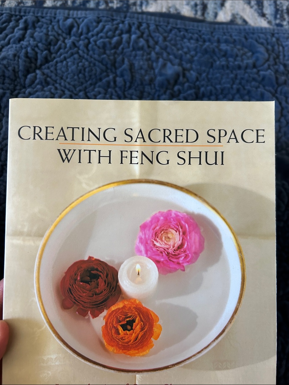 Crearinf sacred space with Feng Shui by Karen Kingston - Picture 2 of 7